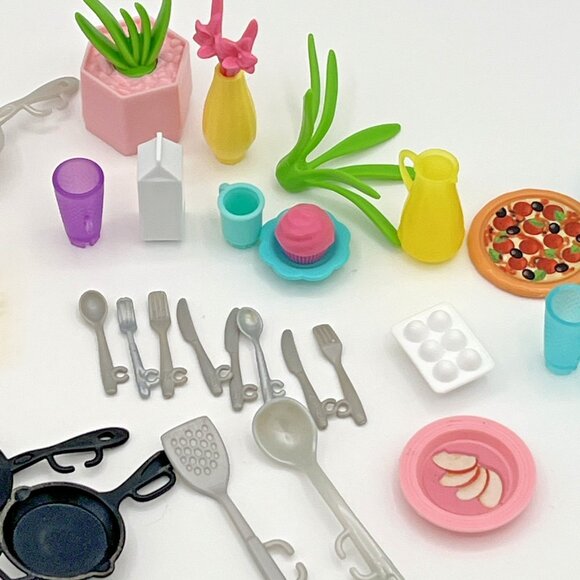 Barbie Dreamhouse Playset HMX10 Replacement pieces 2023 Mattel 58 pcs - Picture 5 of 16